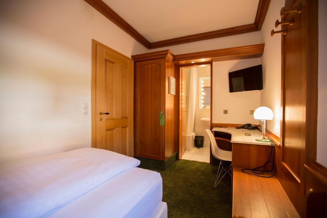 Romantik Hotel Zur Schwane Volkach Extérieur photo